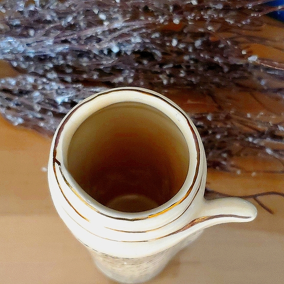 Letter shape single flower vase - Picture 2 of 4